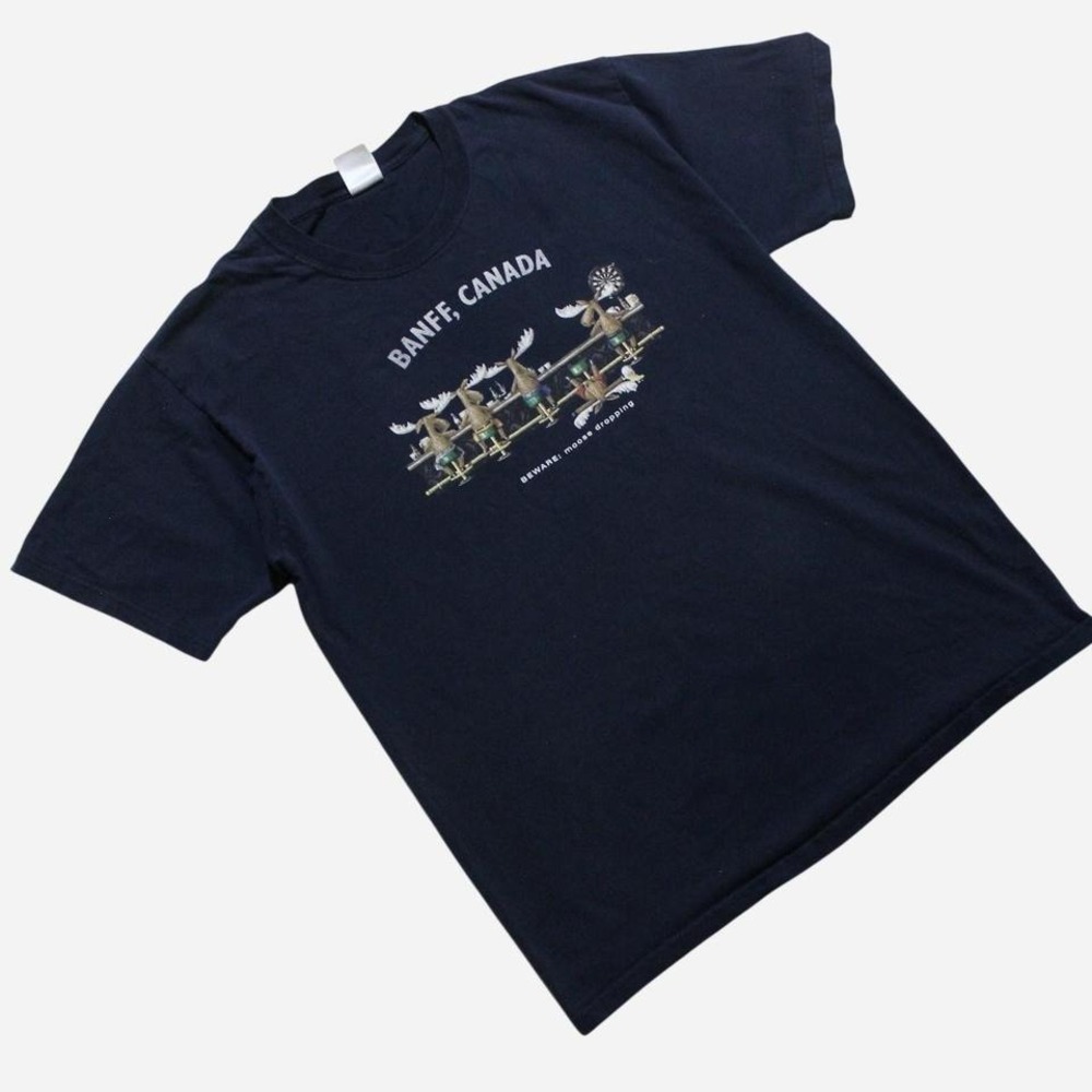 Mens Y2K 00s Comedy Joke Nature Moose Banff Navy T-shirt "Warning Moose Dropping